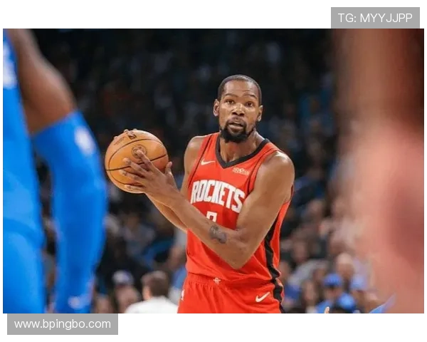 杜兰特利用挡拆拉开空间提升三分效率主导关键时刻得分